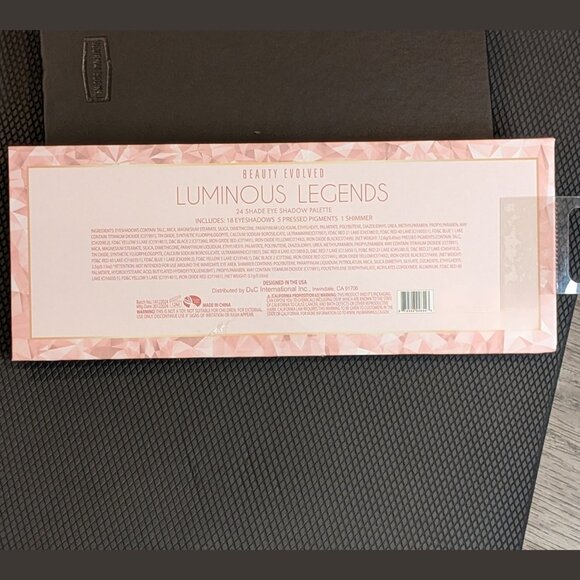 Beauty Evolved, Luminous Legends Eyeshadow Palette β 24 Shades β NEW - Picture 3 of 7